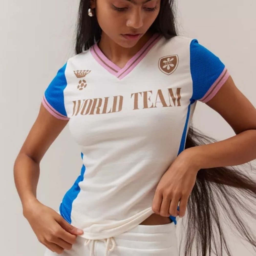 BDG‎ Urban Outfitters World Team Soccer Jersey Tee White Blue Pink Medium NWT